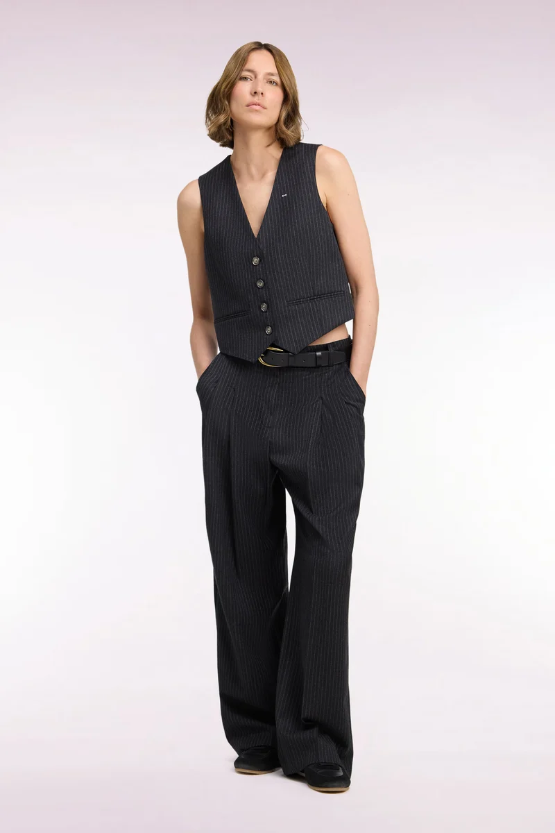 Pantalon tailleur en laine stretch noir rayé coupe droite