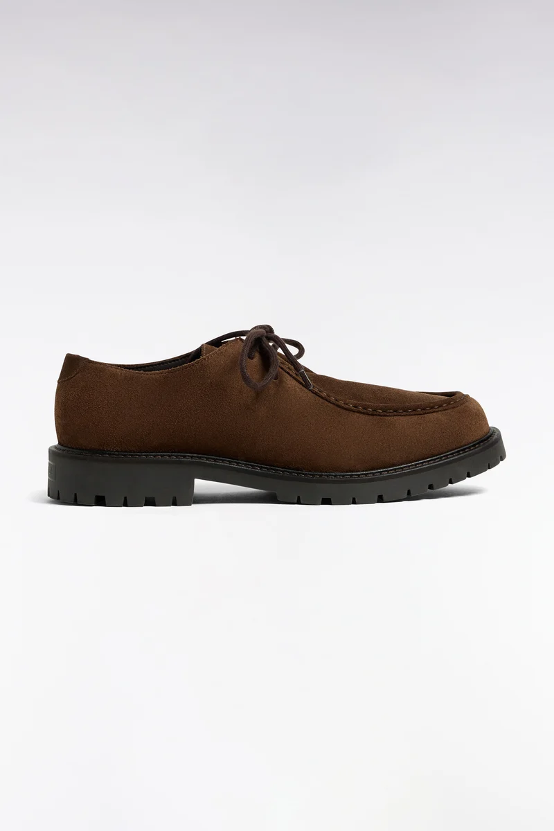 Derbies lacées en cuir suédé marron