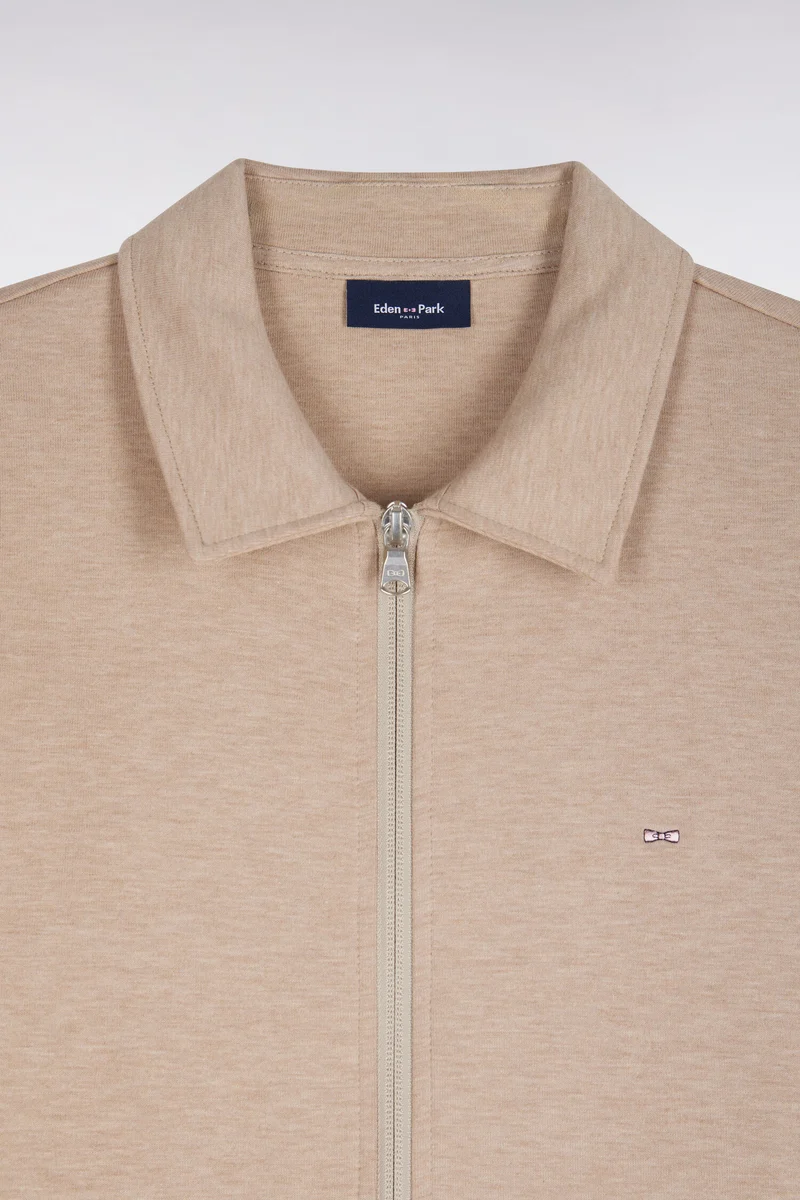 Sweatshirt zippé à col polo beige coupe droite