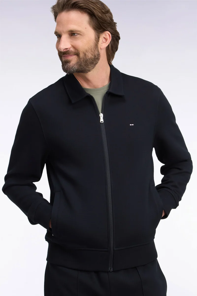 Sweatshirt zippé à col polo en coton noir coupe droite