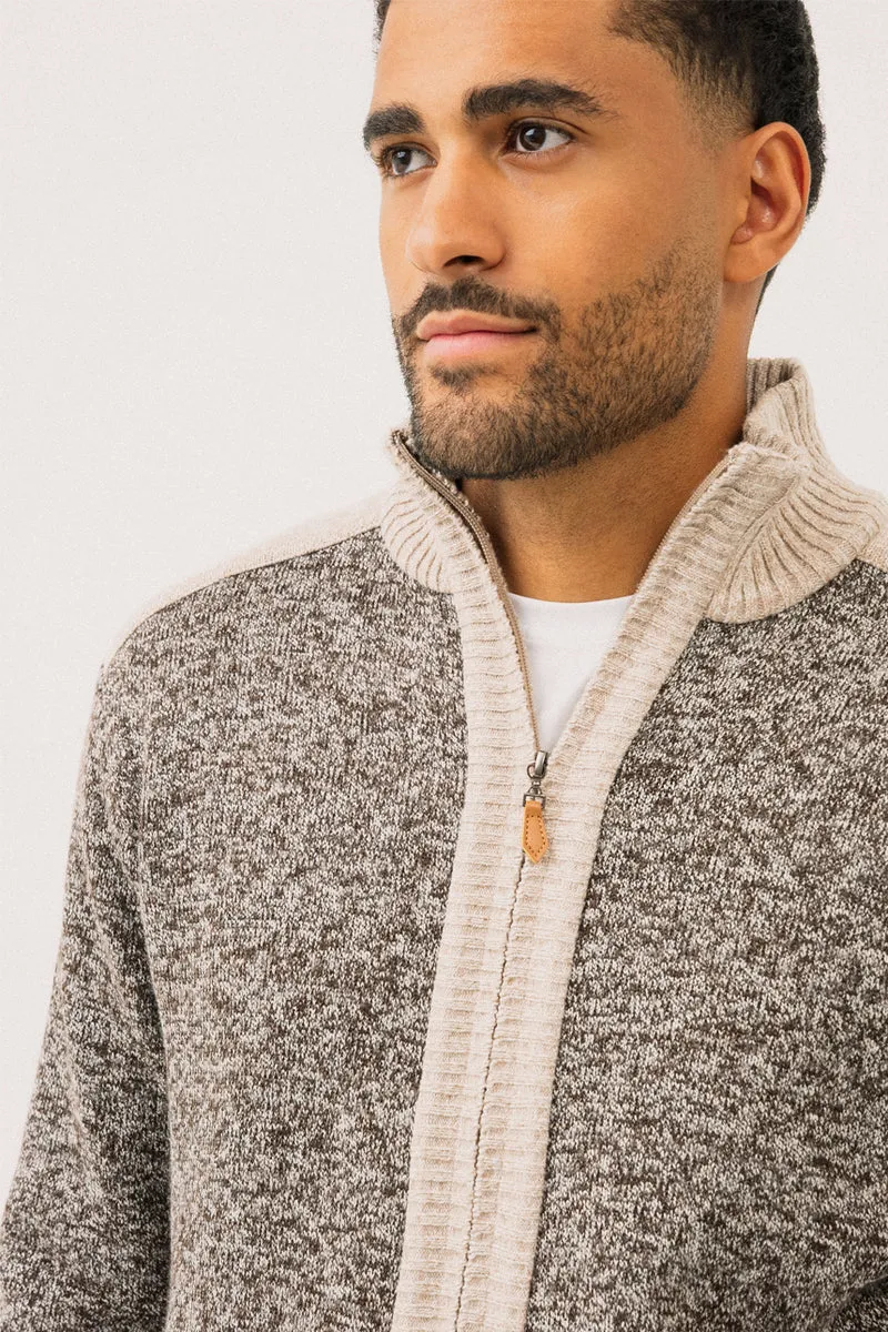 Le cardigan en tricot deux couleurs doublé en flanelle par Oxygen