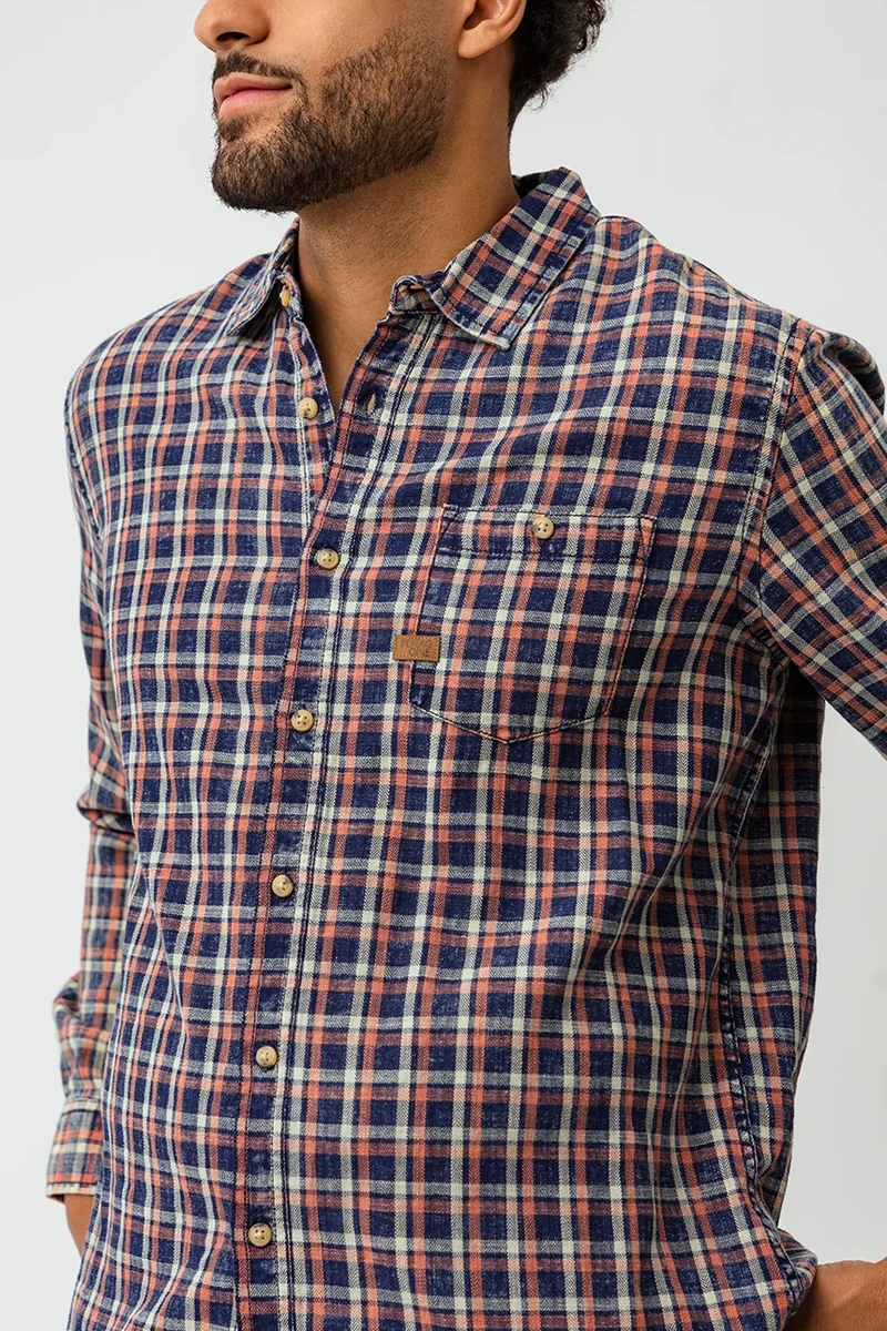 La chemise à carreaux
