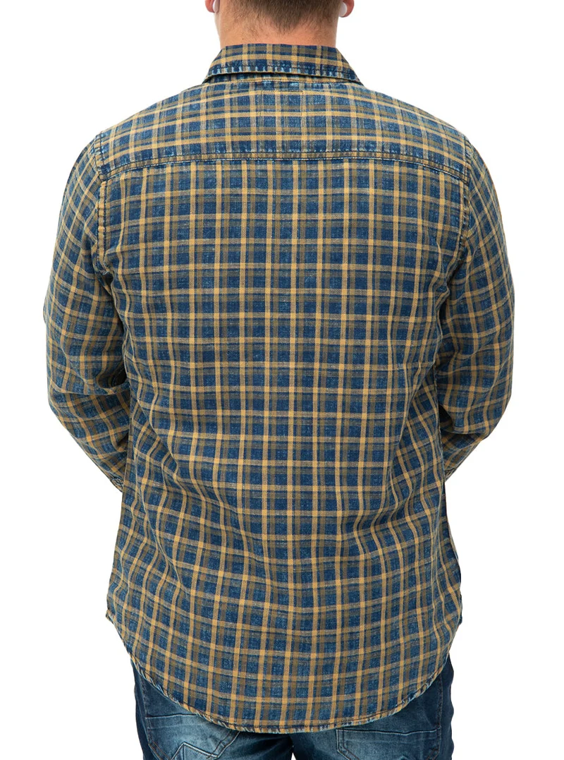 La chemise à carreaux