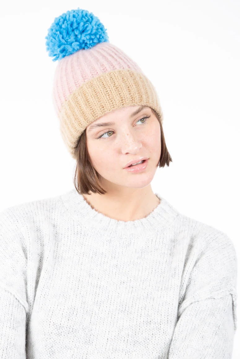 Tuque tricolore avec pompon