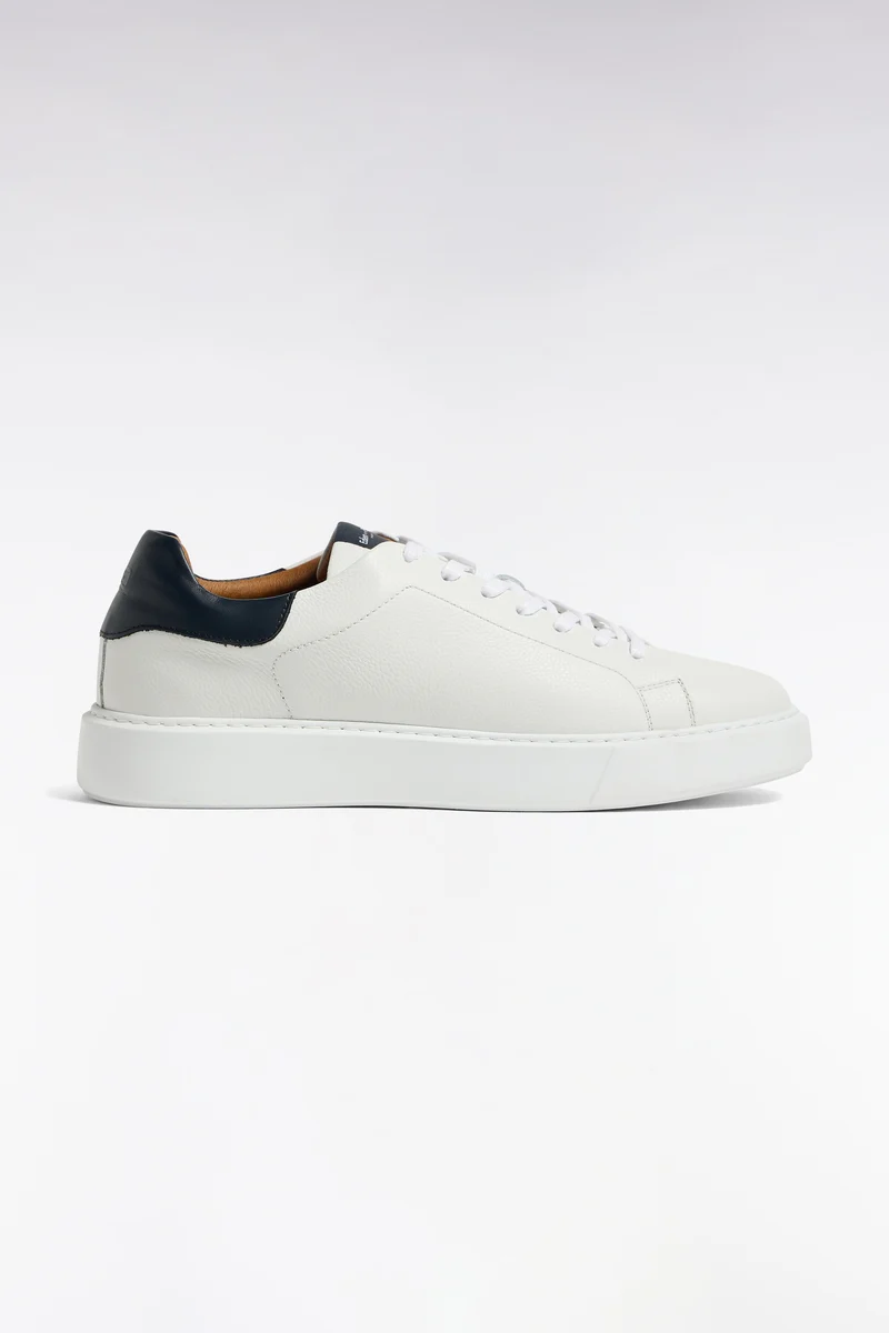 Baskets en cuir grainé blanc