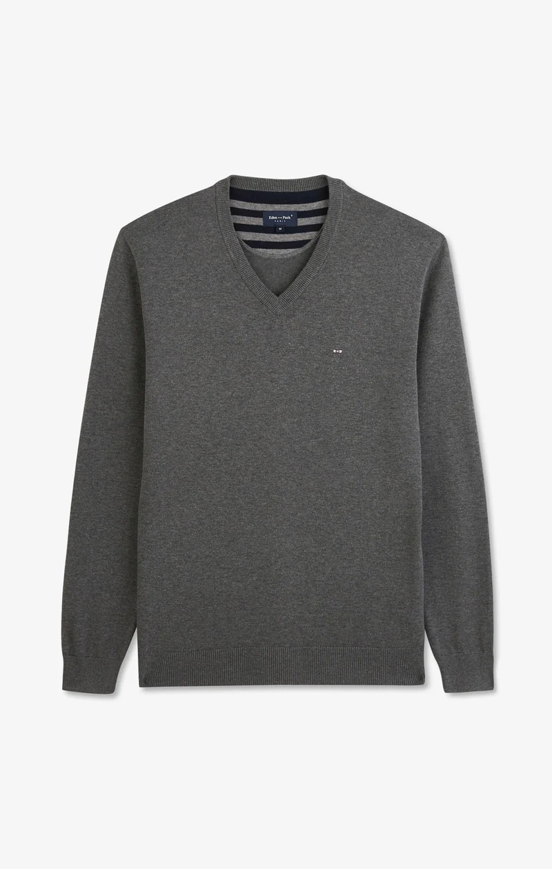 Pull gris à col V en coton