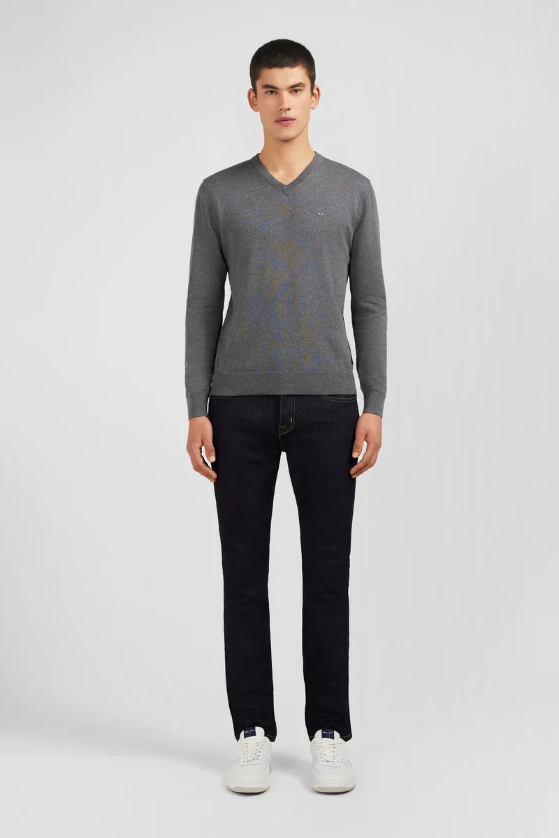 Pull gris à col V en coton