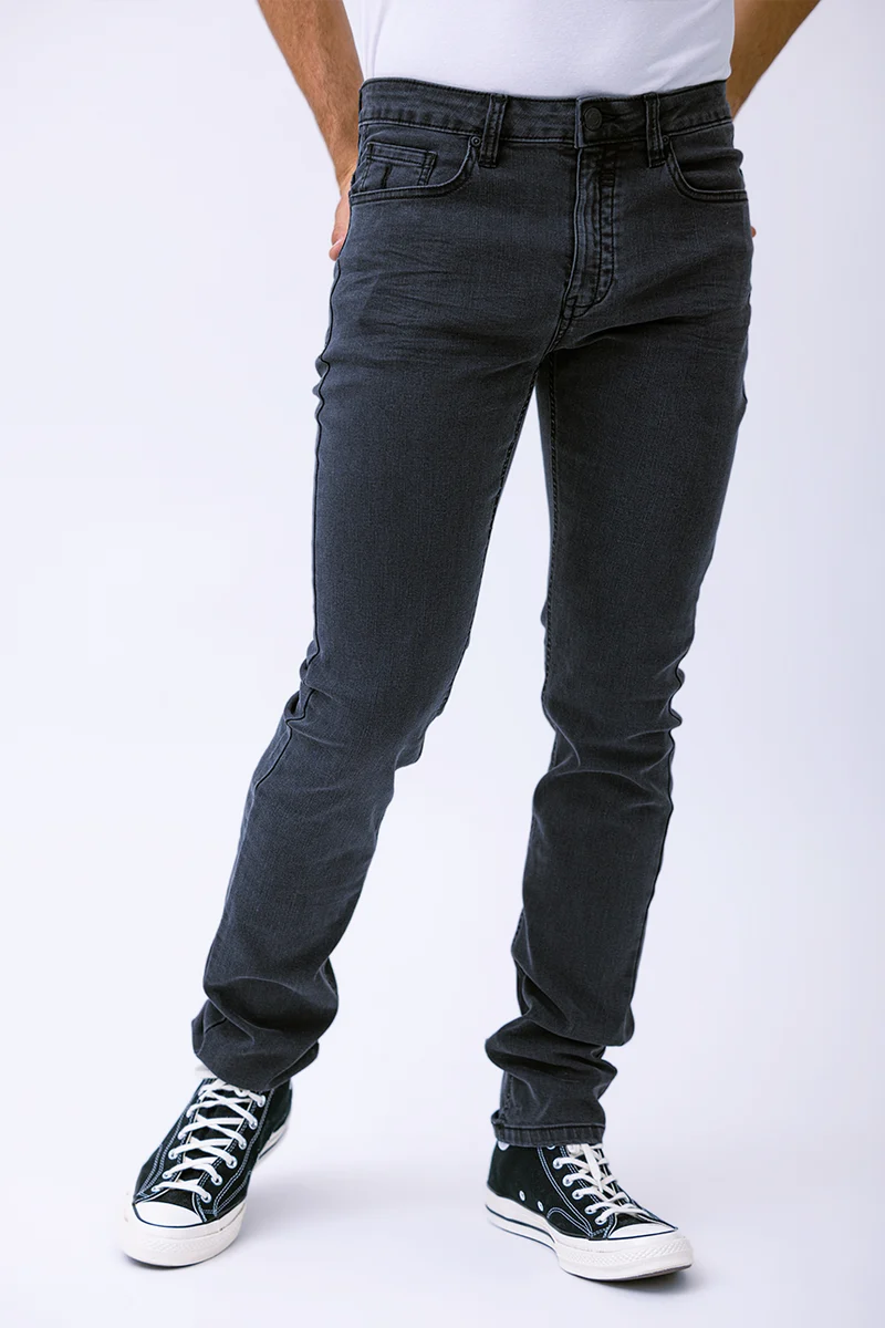 Le jeans étroit taille régulière | Modèle Gagnon