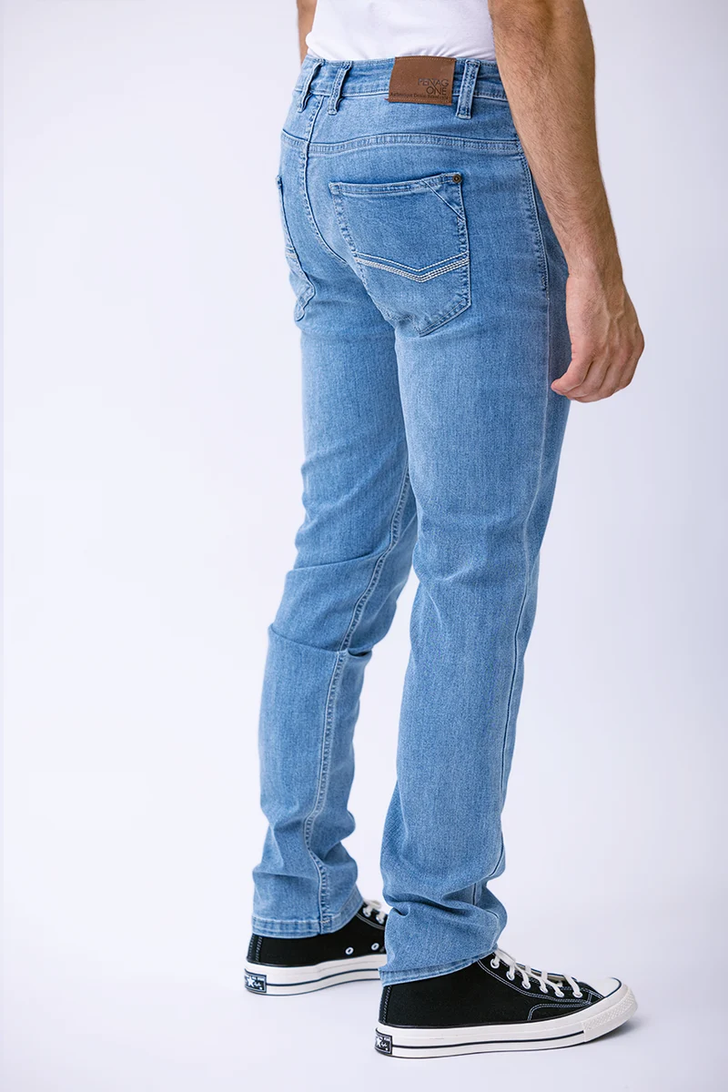 Le jeans étroit taille régulière | Modèle Gagnon