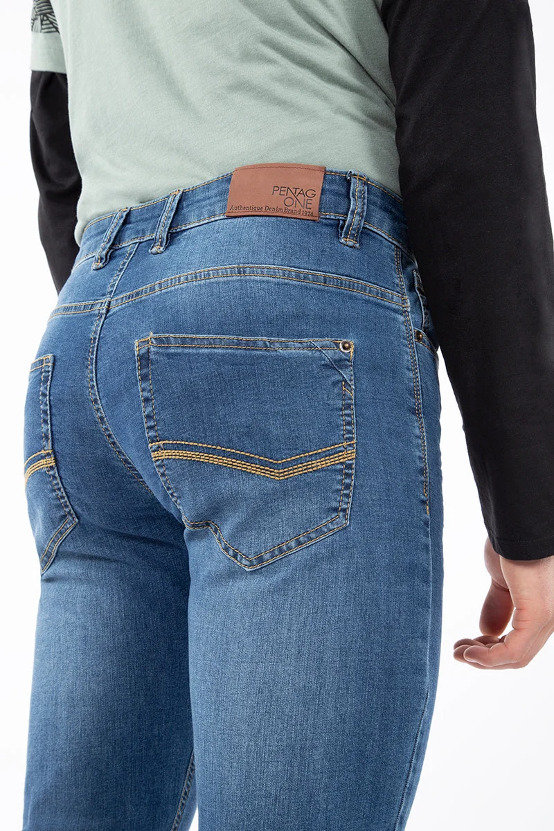 Le jeans étroit taille régulière | Modèle Gagnon