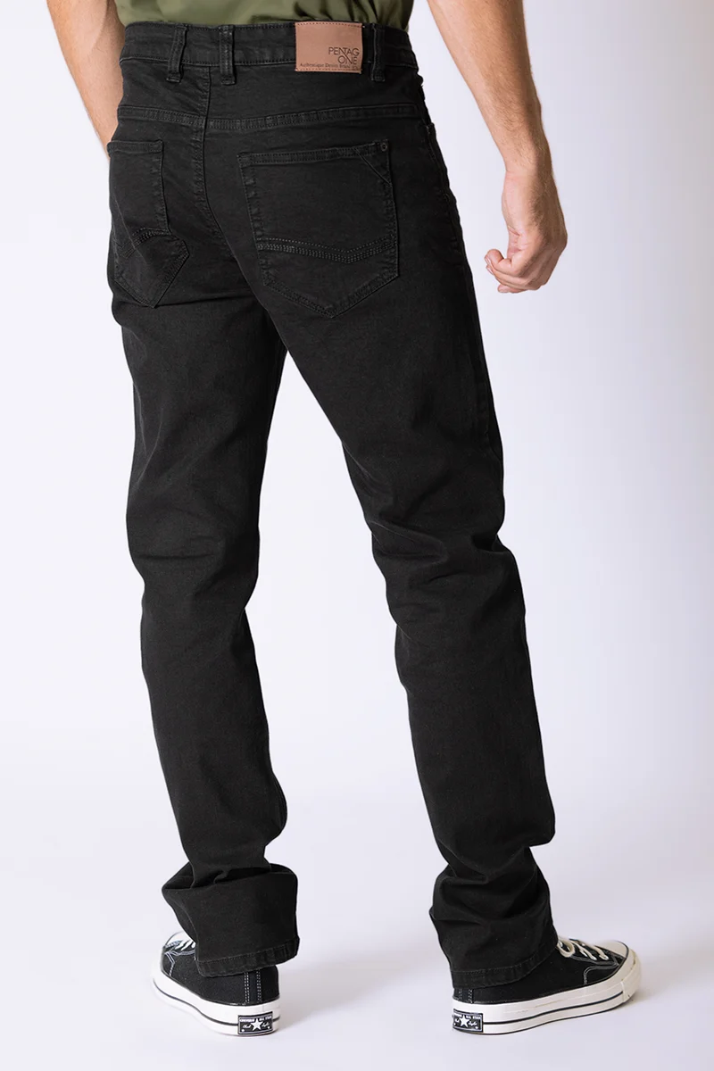 Le pantalon droit coloré