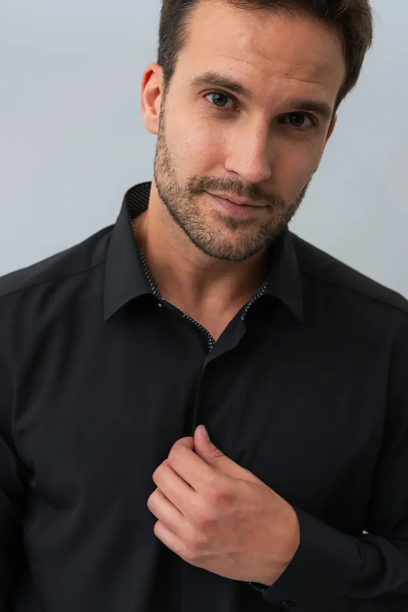 La chemise légère unie