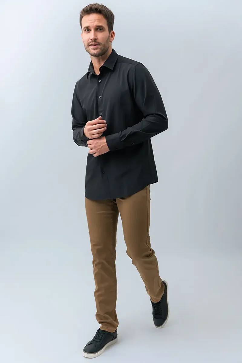 La chemise légère unie