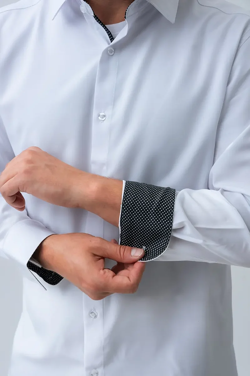 La chemise légère unie