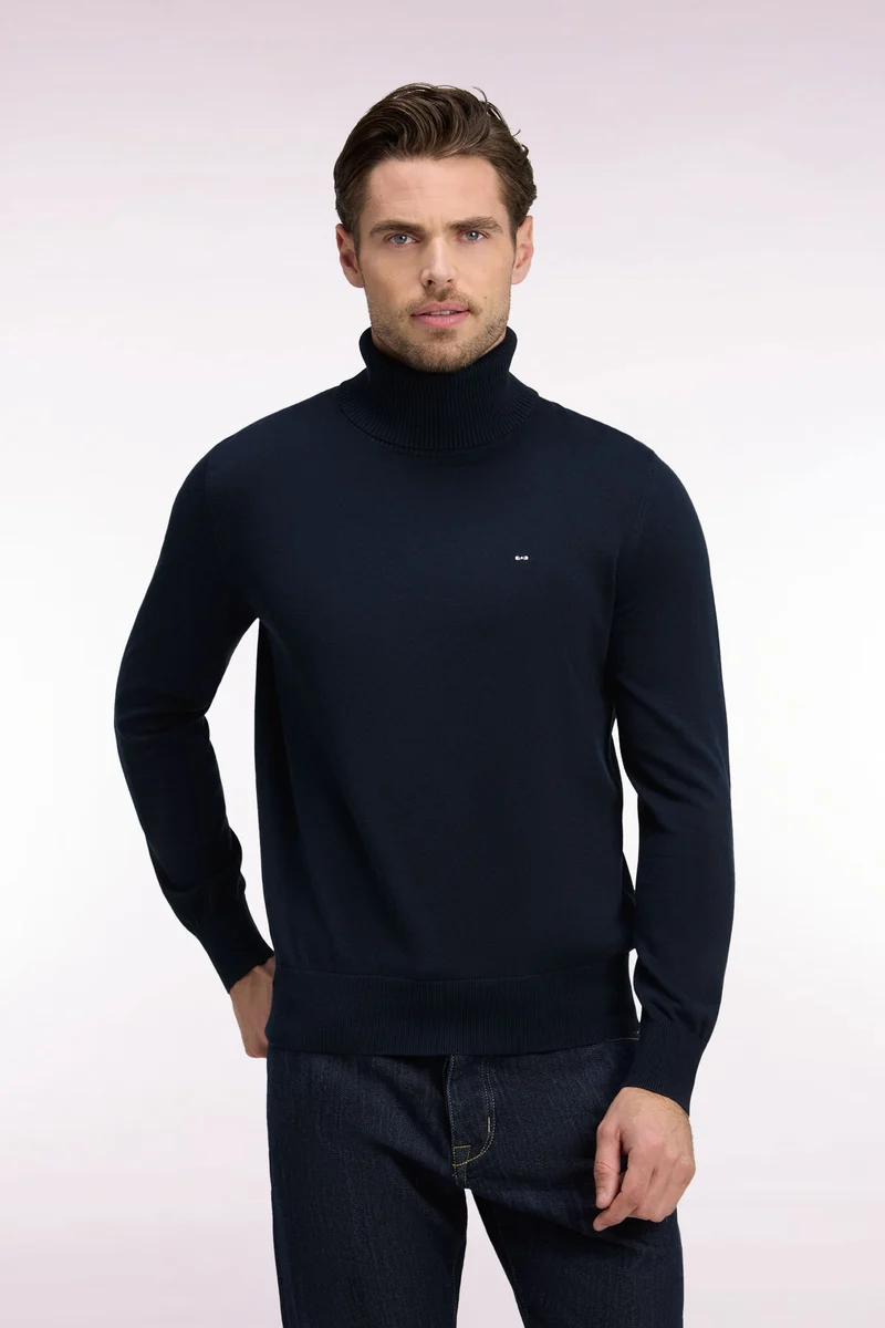 Pull à col roulé en coton et viscose marine coupe droite