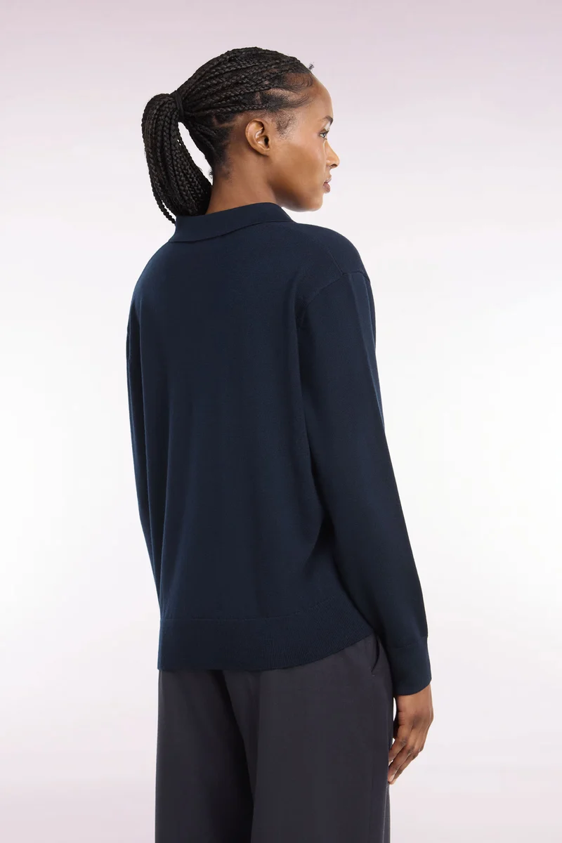 Pull col maillot en laine marine coupe décontractée