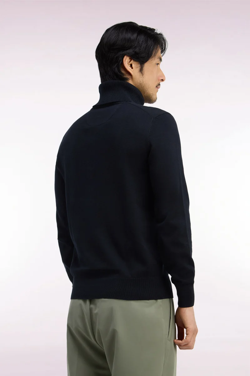 Pull à col roulé en coton et viscose noir coupe droite