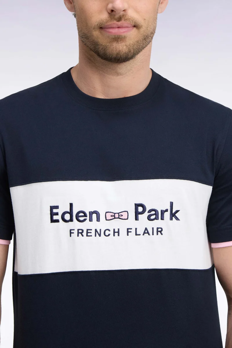 T-shirt manches courtes bicolore à découpe écrue brodé coupe droite