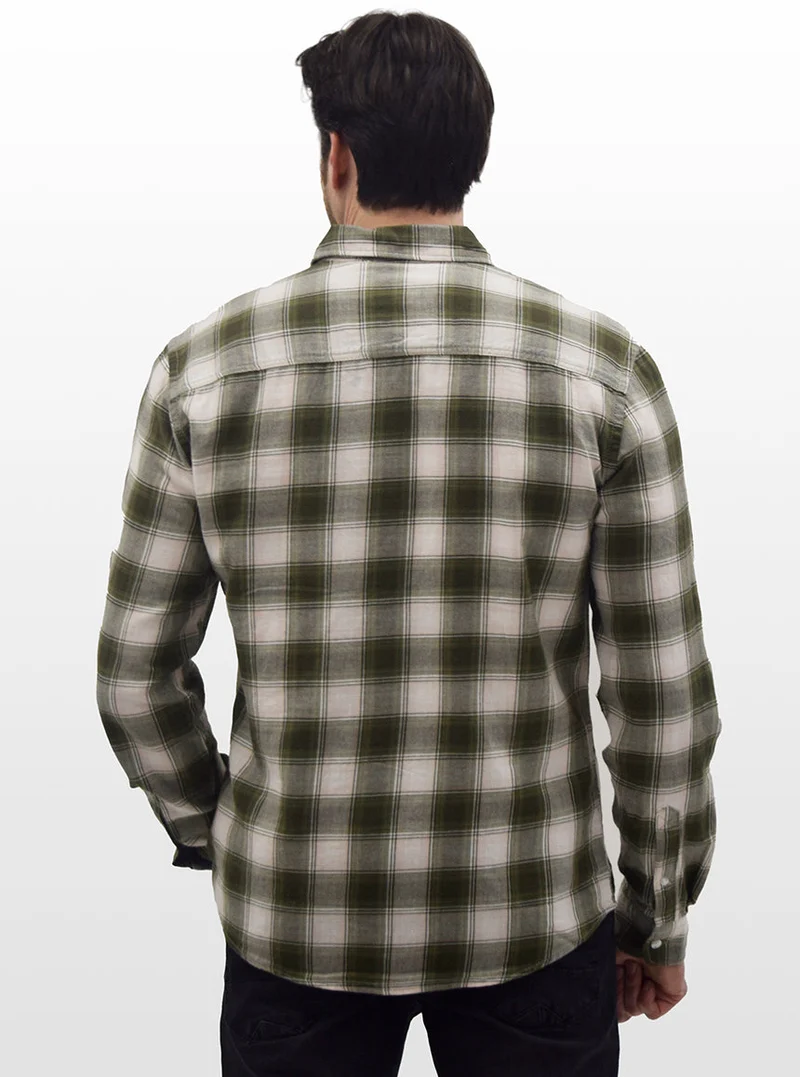 Chemise à carreaux
