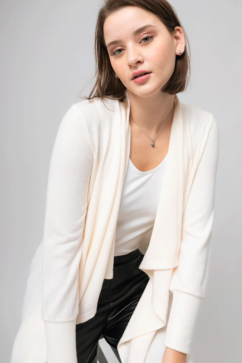 Le cardigan ouvert col drapé