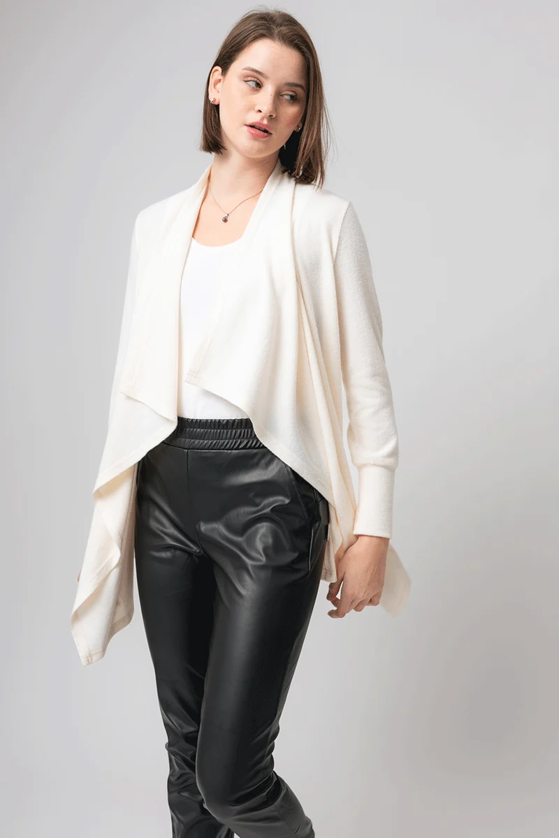 Le cardigan ouvert col drapé